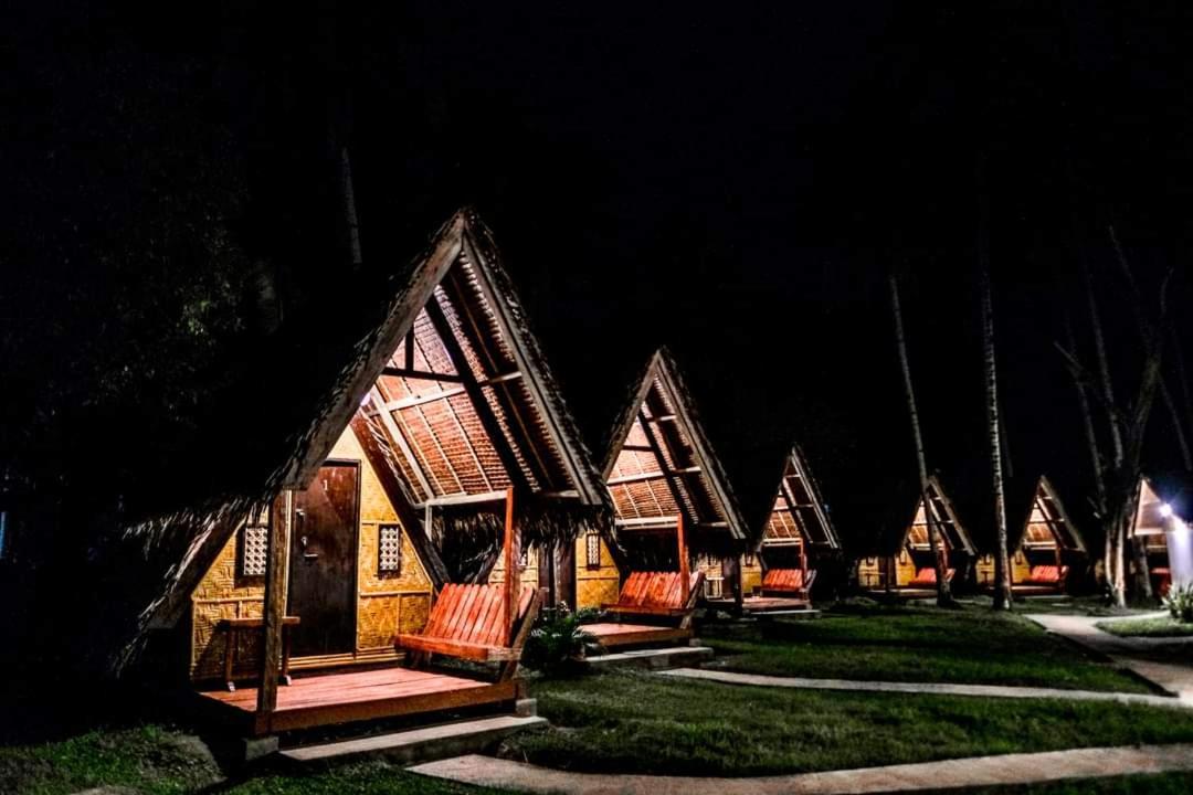 Loboc Nipa Huts Cottages Rental ภายนอก รูปภาพ